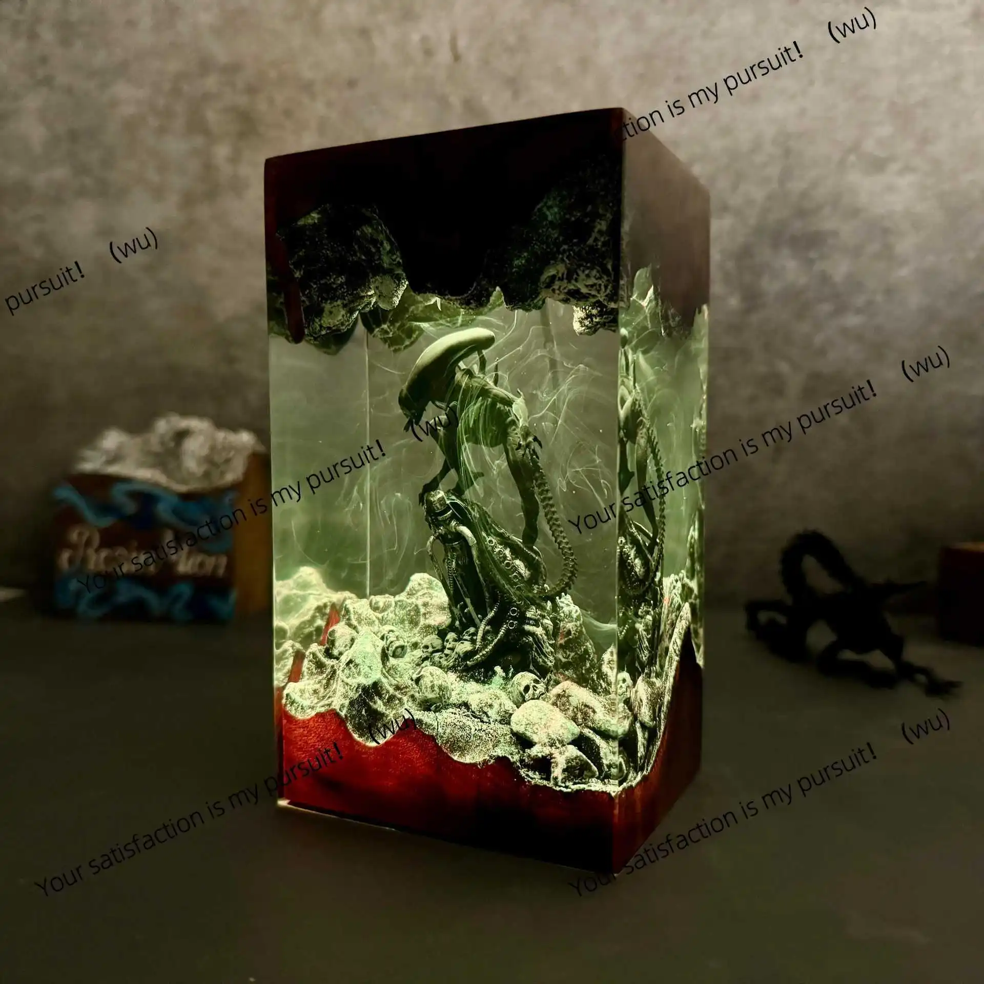 Space monster alien peripheral alien epoxy night light gift for movie lovers