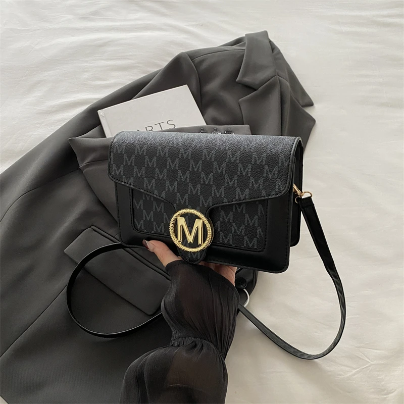 

Women's Daily Bag, Simple Handbag with Elegant Temperament, Portable Bag for Urban Lifestyle