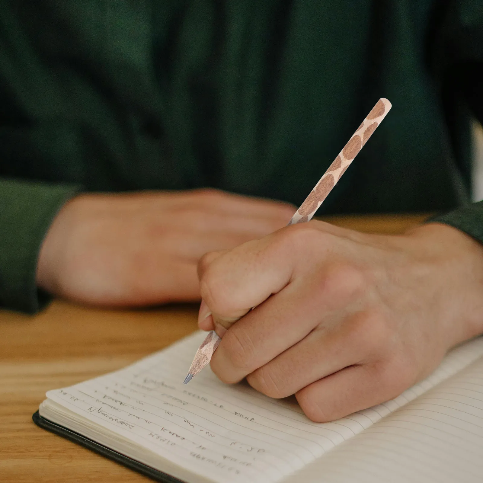 

10Pcs Hand-Painted Wooden Animal Pencils Giraffe Jungle Pattern Round Ergonomic Writing Pencils School Rewards Party Favors