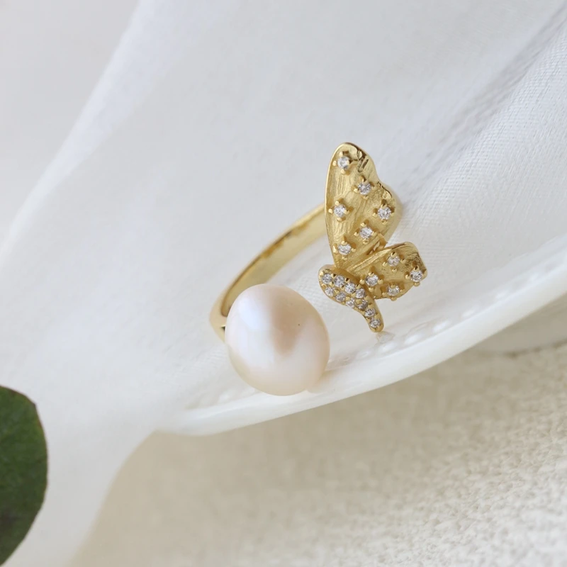 

Грейс и красота, позолоченное кольцо 18 карат с маленькой бабочкой, инкрустированное натуральным жемчугом в стиле барокко, кольцо из стерлингового серебра 925 пробы, женское ювелирное изделие, подарок