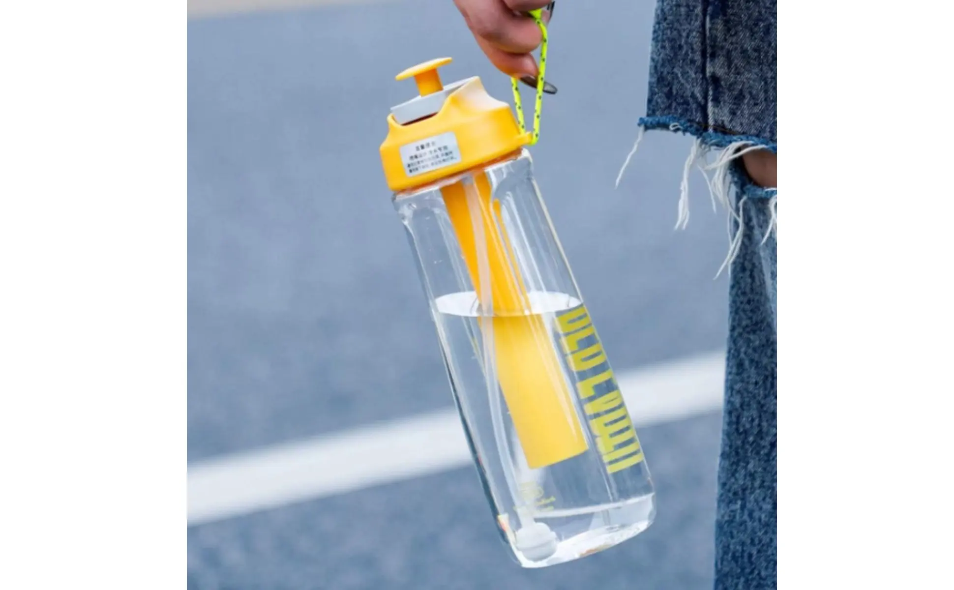 Sports Spray Bottle Large Capacity Spray Water Bottle Outdoor Gear 2-in-1 Carry Loop for Children, Cycling