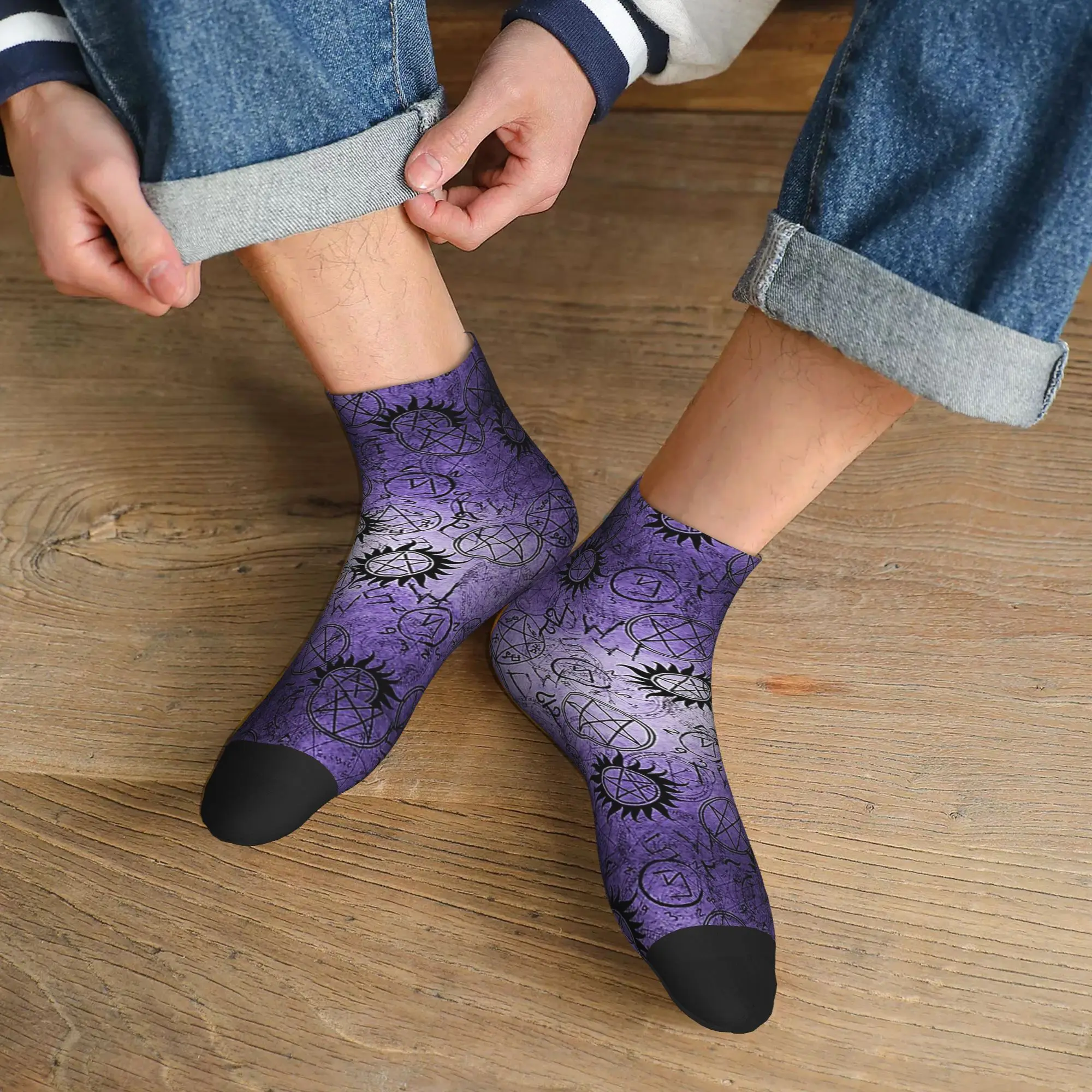 

All Seasons Supernatural Purple Socks Harajuku Super Soft Sport Middle Tube Socks Soft Hip Hop Stockings for Men Women Gifts