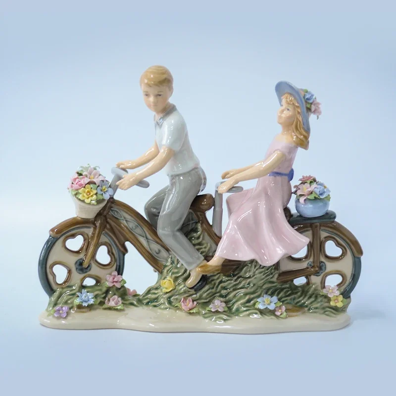 Ceramic Handicrafts European Creative Home Tabletop Ornament Cycling Lovers Statue Window Display Birthday Gift Home Decoration