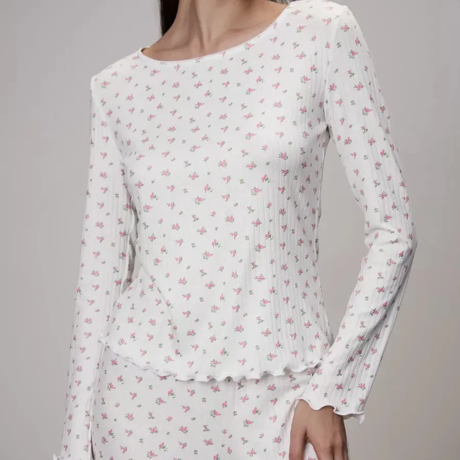 

Хлопковая домашняя одежда с цветочной вышивкой и длинными подошвами для женщин. Женская домашняя одежда с деревянными рюшами.