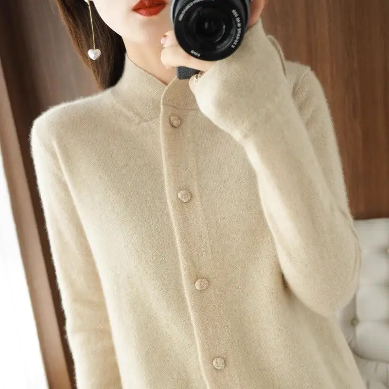 

Dongguan Daliang вязаный кардиган женский длинный свитер светя осенний модный воротник-стойка обычный тонкий цельный предмет