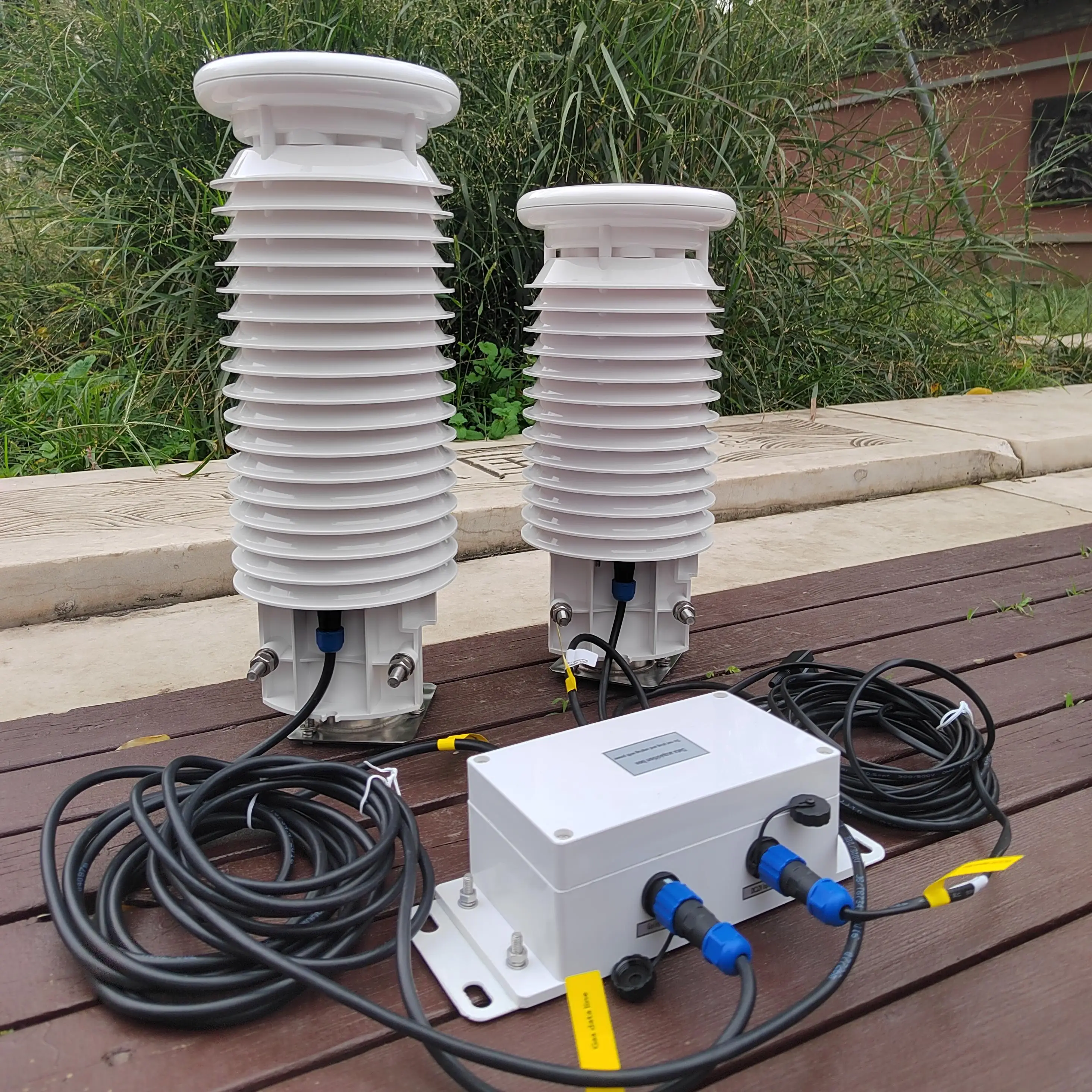 Customized RS485 alphasense CH4O3 NO2 PM2.5 PM10 all in one Compact Automated sensor smart automatic Weather Station