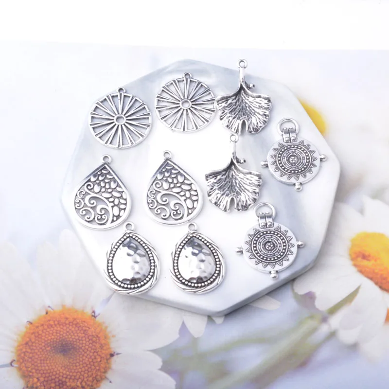 10 Stück Boho Zinklegierung Goldene Ohrringe mit Strass-Anhängern und Imitationsperlen, Runde Blumen-Sonnenblumen-Anhänger für DIY Damenohrringe – Detail 5