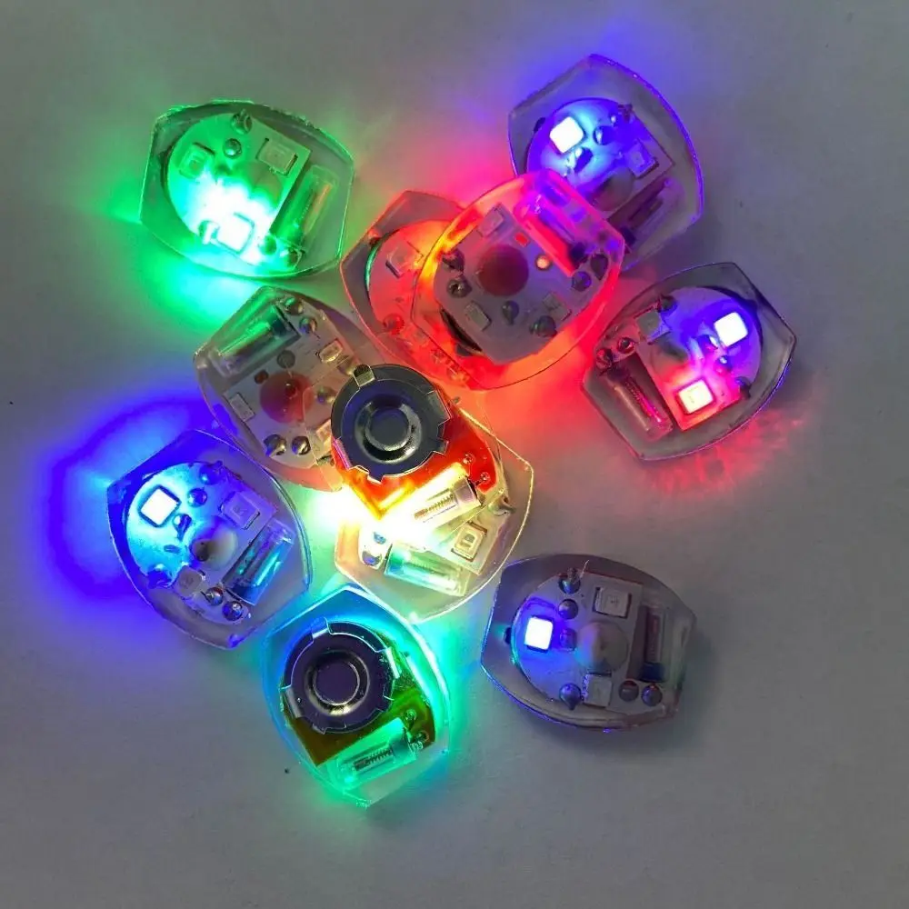 Miniatura movimento brilhante eletrônica LED sapato luz, lâmpada vibratória luminosa, decoração de sapatos, mulher, homens, 10pcs