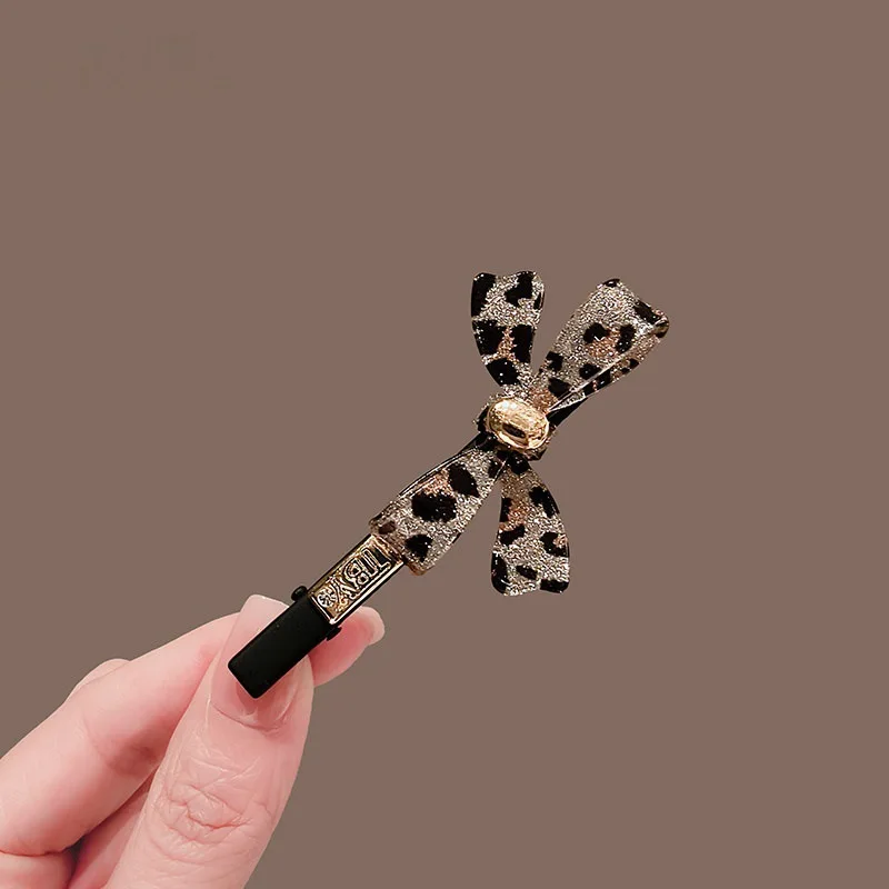 Luxury Glitter Leopard Print Bow Side Hair Clip, Metal Carved Decor, Exquisite Hairpin For Fixing Broken Hair Daily Accessory
