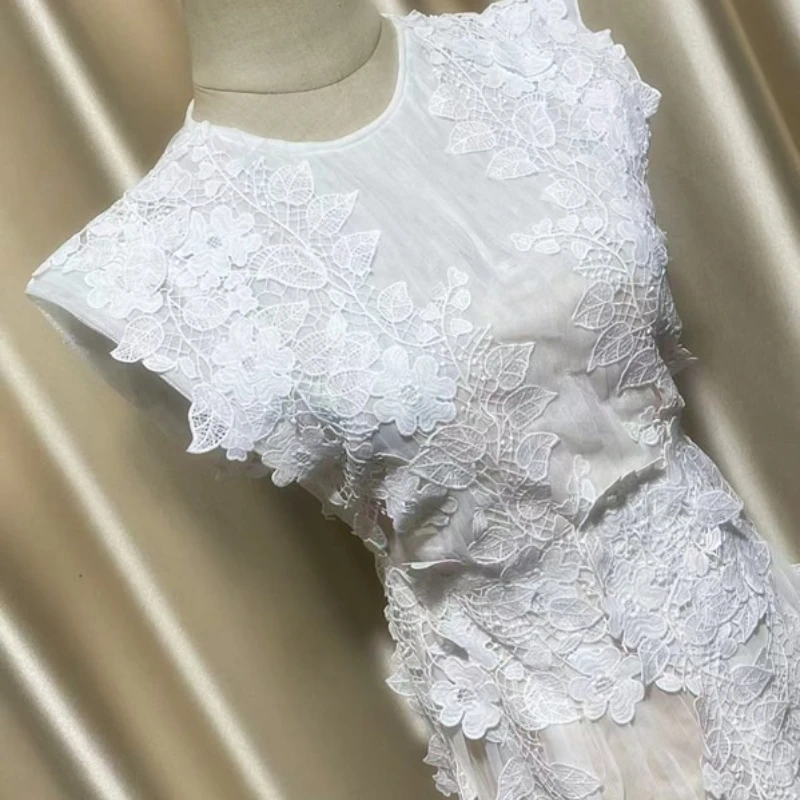 فستان شبكي من الدانتيل مُزين بنقشة الزهور ثلاثي الأبعاد على الموضة لربيع وصيف 2025 للنساء بدون أكمام فستان ميدي طويل بطيات #5