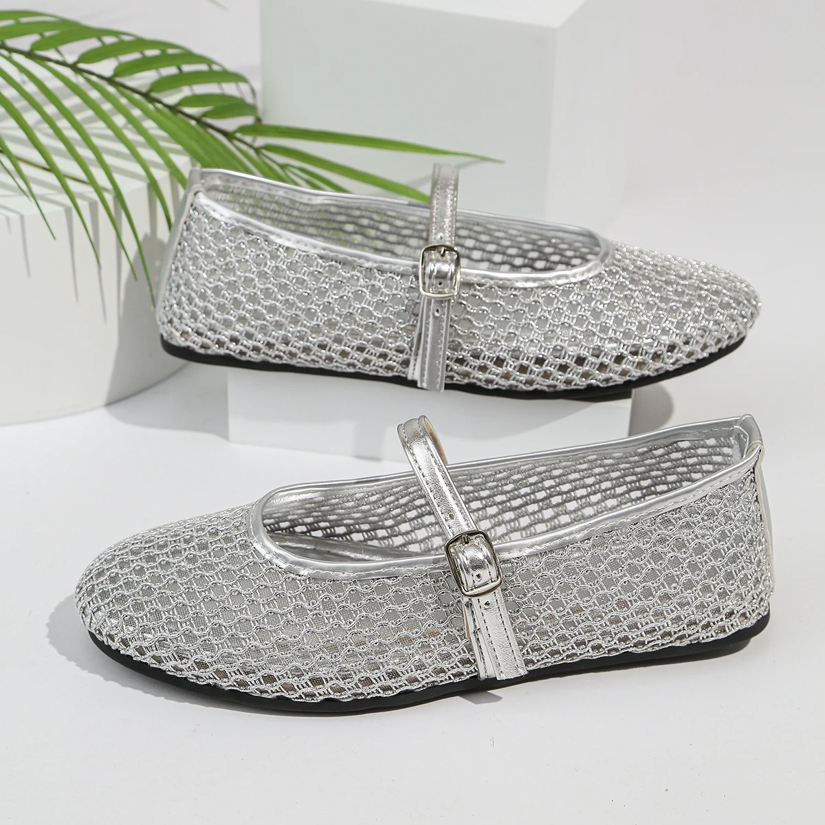 2026 Sommer Designer Bequeme Mesh-Absatzschuhe Damen Flache Schuhe Mode Runde Zehenkappe Schnallenriemen Lässige Outdoor-Kleidersandalen – Detail 3