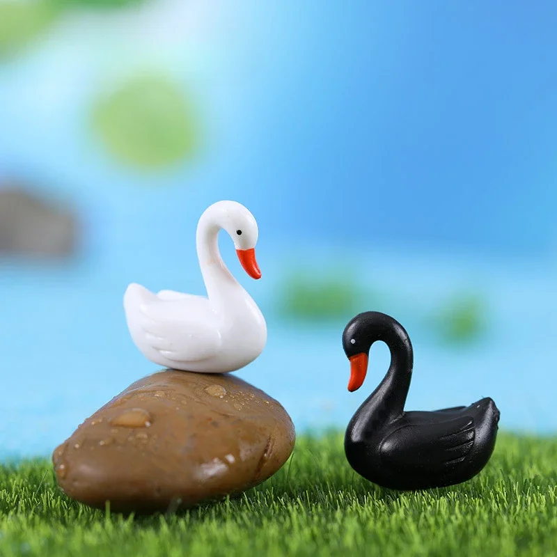 Creative Black white swan Action Figures Hobby Collectibles Delicate Workmanship Kawaii Model Table Decoration Birthday Gifts