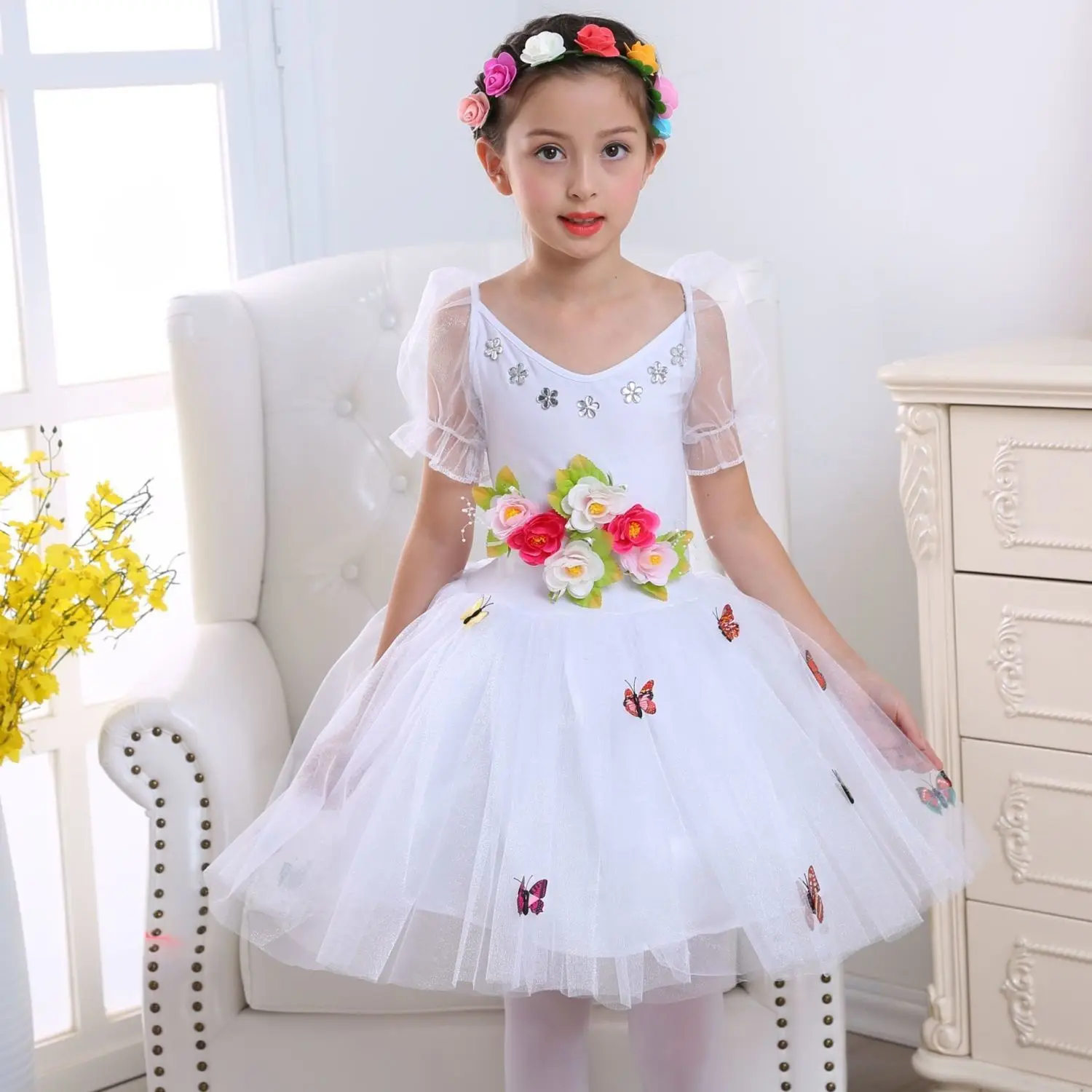 Kindergarten dance costumes Children's female fluffy white