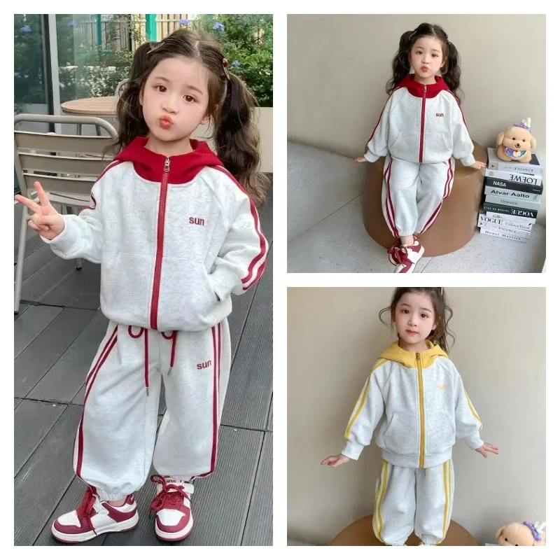 

Лидер продаж, модное пальто и брюки для девочек, студенческий осенний комплект, повседневные длинные штаны с капюшоном и молнией с героями мультфильмов, комплект из 2 предметов, детская одежда