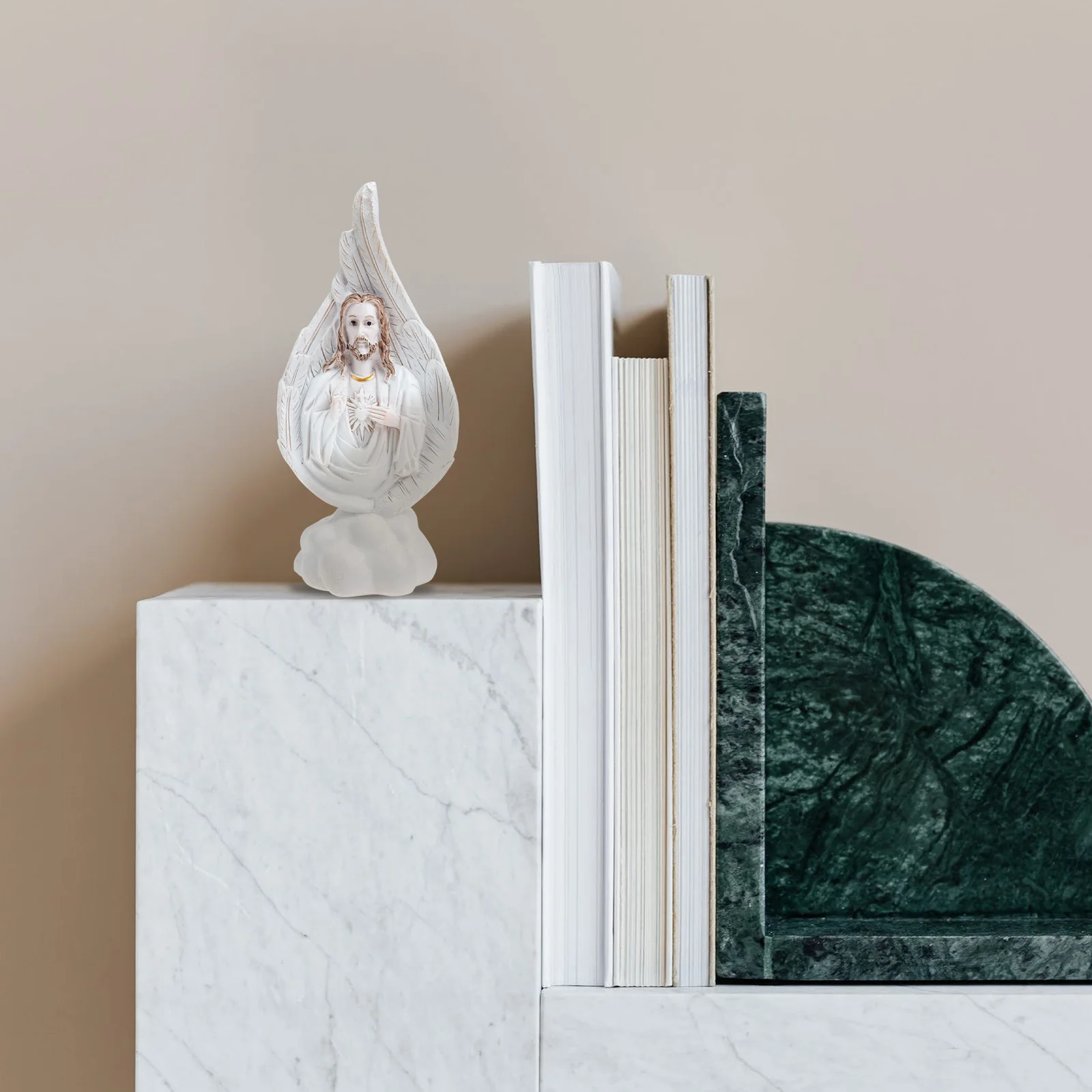 

Holy Jesus Resin Statue Elegant Tabletop Decoration Suitable for Birthday Party Religious Event Gift Idea Simulation Jesus Model