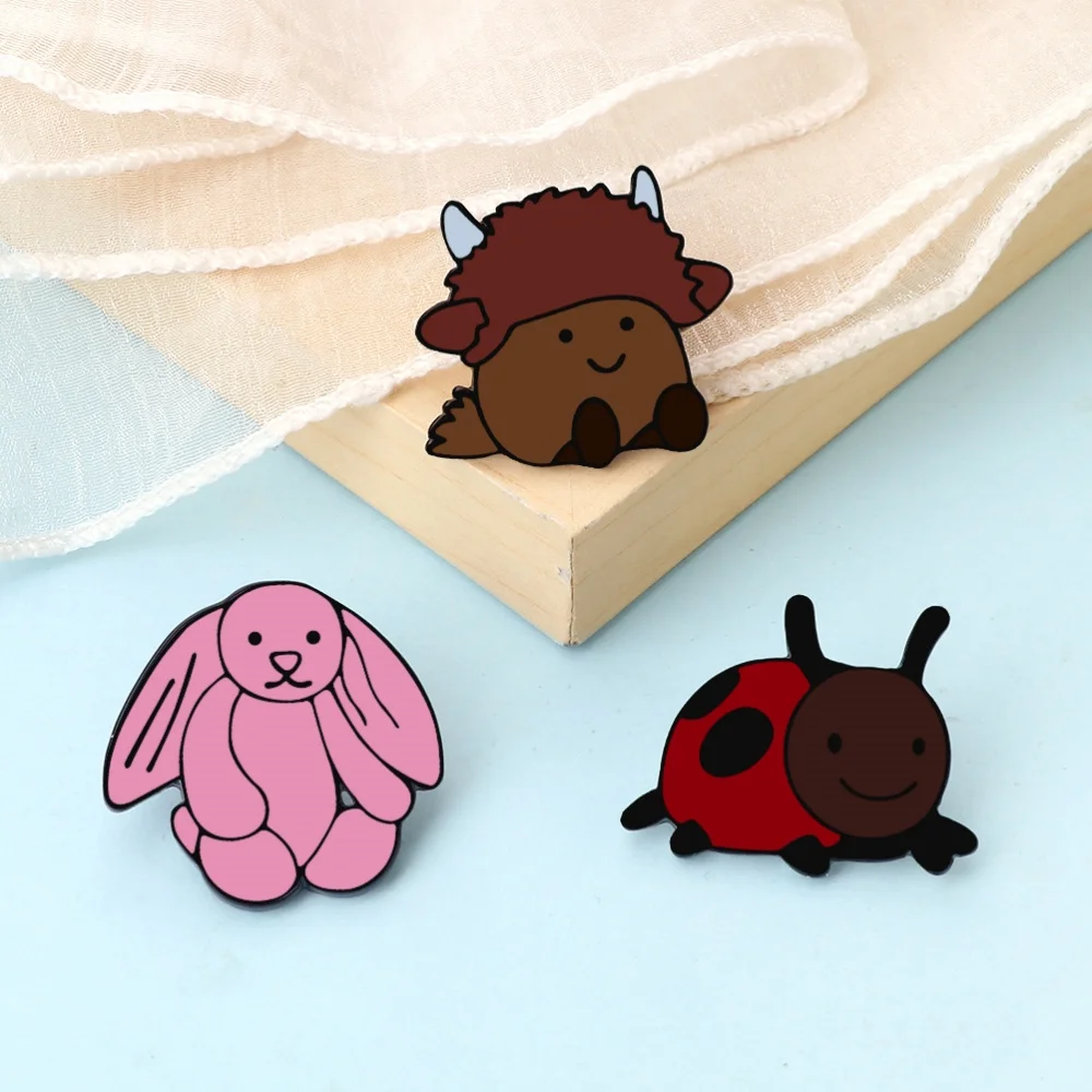 Cartoon Funny Animal Insect Enamel Pins Cute Rabbit Ladybug Brooch Creative Hat Bag Lapel Badge Gift for Friends Fashion Jewelry