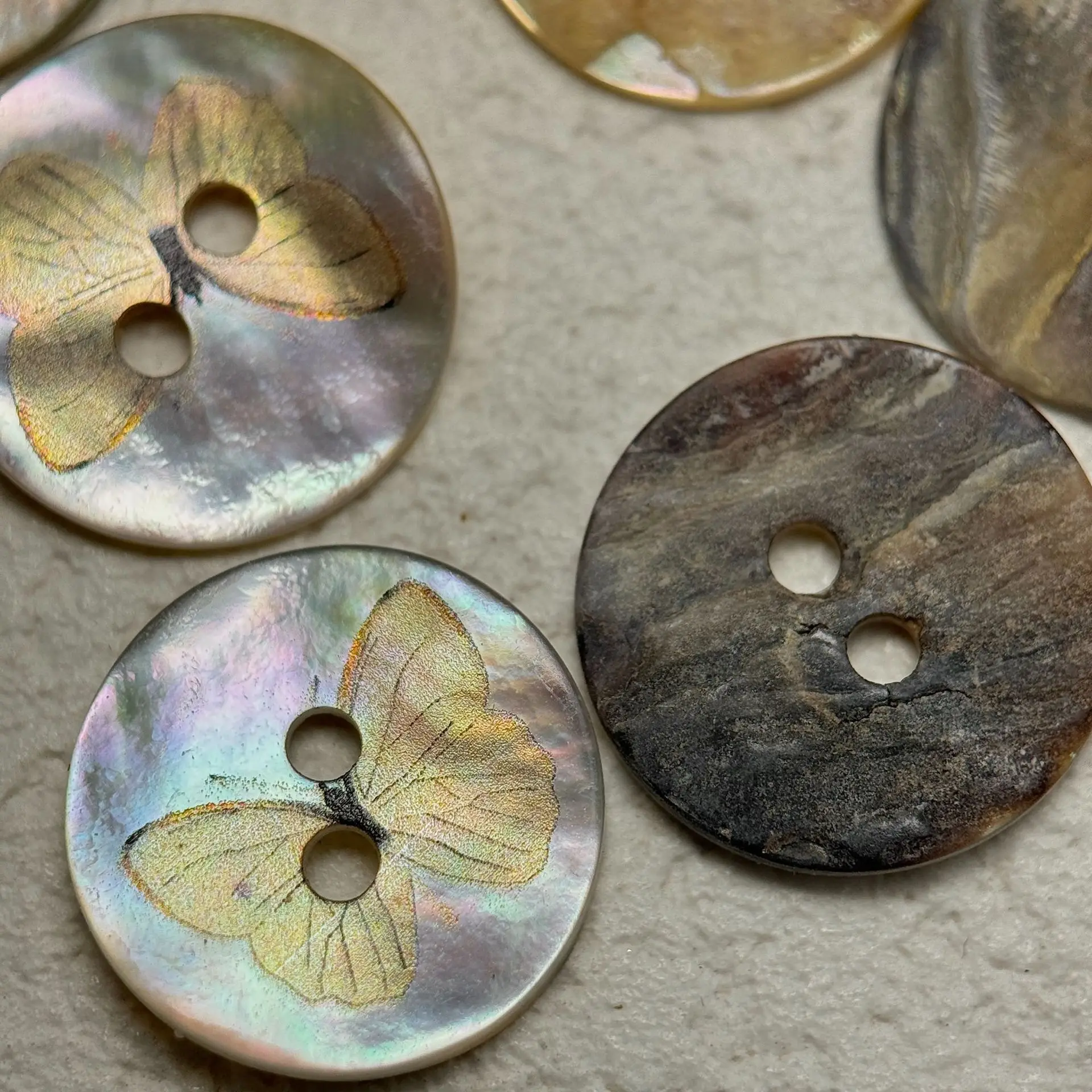 10 Stück Muschelknöpfe, Retro-Schmetterlingsknöpfe mit zwei Ösen, für Pullover, Hemden, Jacken, Handarbeiten, kleine Kleidungsaccessoires, dekorativer Bedarf – Detail 2