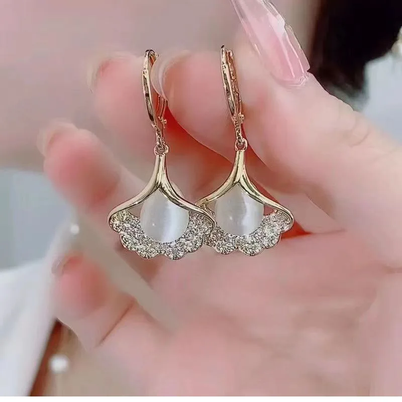 Elegant Crystal Zircon Ginkgo Leaf Earrings for Women Trendy Korean Opal Leaves Pearl Drop Earring Girls Party Wedding Jewelry