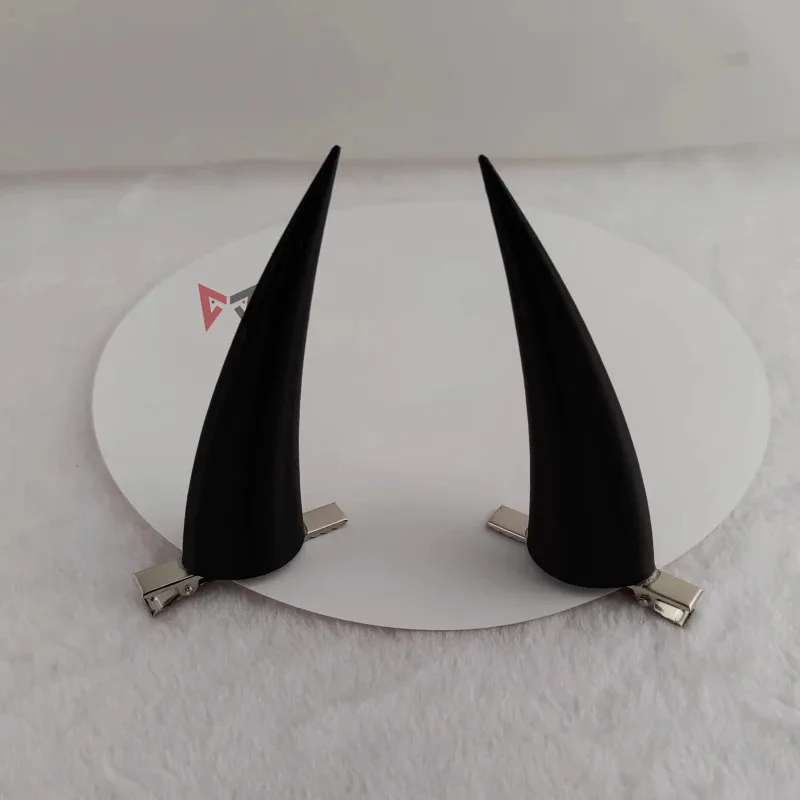 qa156New بالمنشار رجل السلطة تأثيري حلي اكسسوارات شيطان الشيطان القرن دبوس الشعر أحمر وردي أسود اللون للاختيار