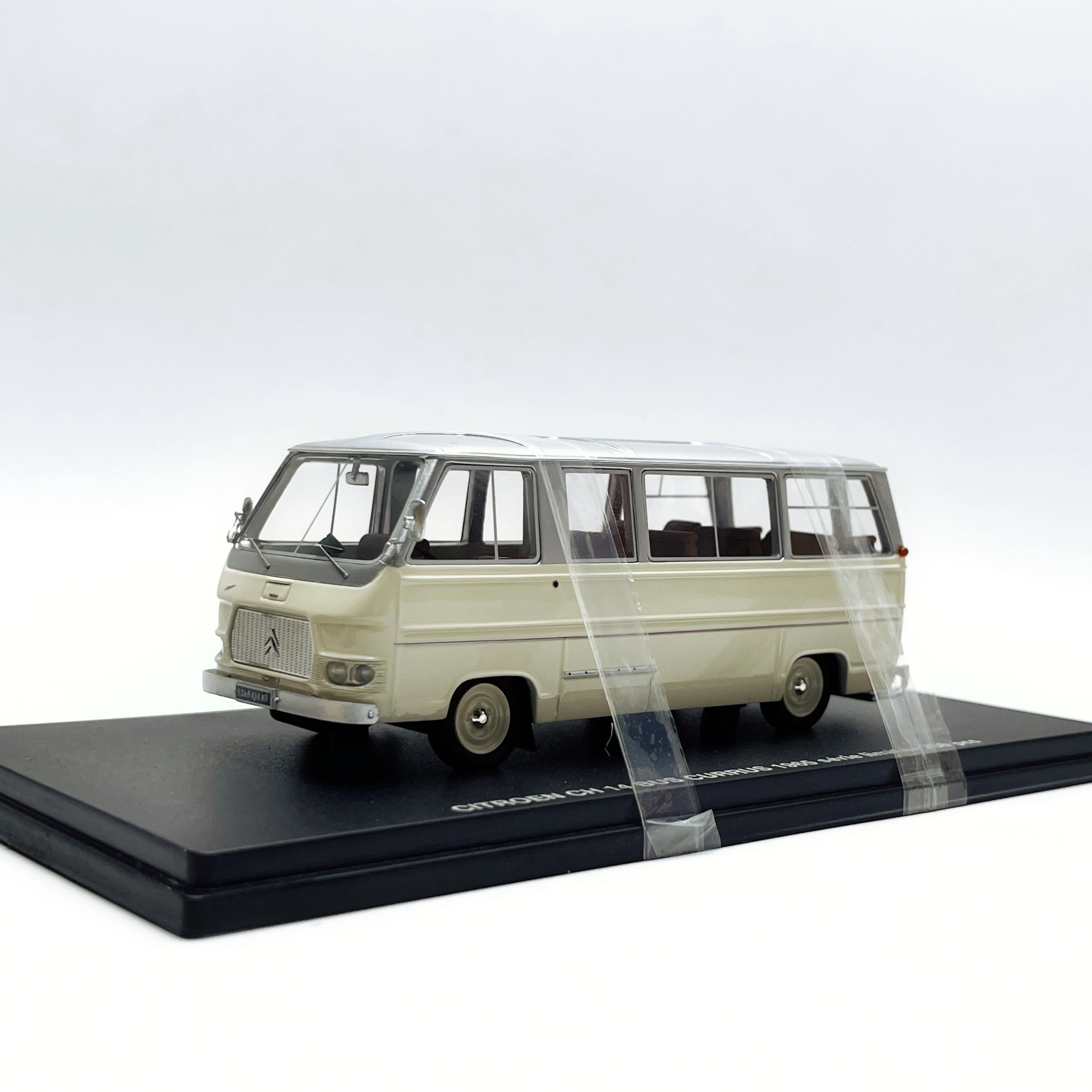 PERFEX 1/43 Scale CH14 CURRUS Collection and display of simulated resin bus models