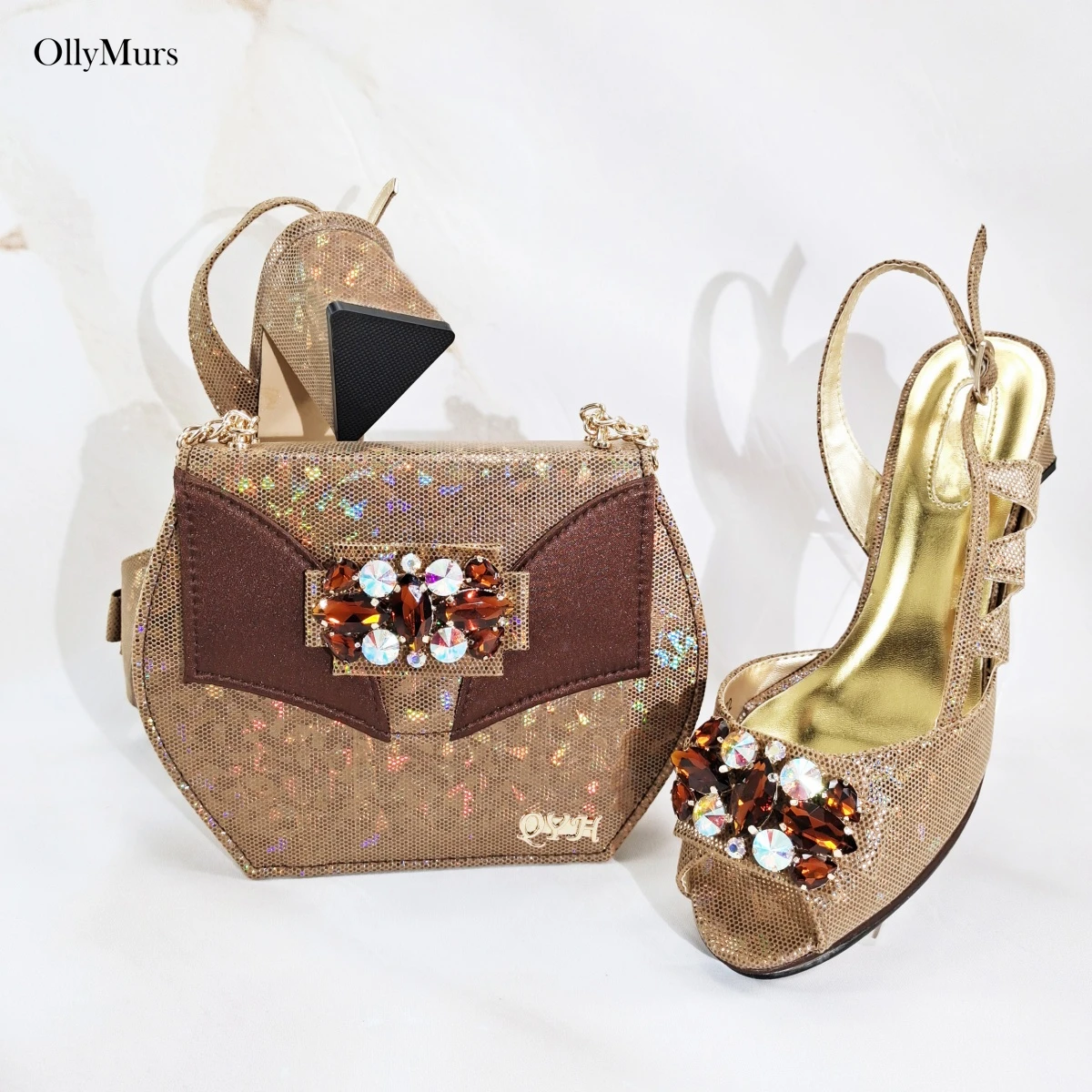 أحدث مجموعة أحذية وحقائب نسائية أنيقة بكعب عالٍ لعام 2025 مجموعة أحذية وحقائب من Sandl الإيطالية العصرية لفستان الزفاف