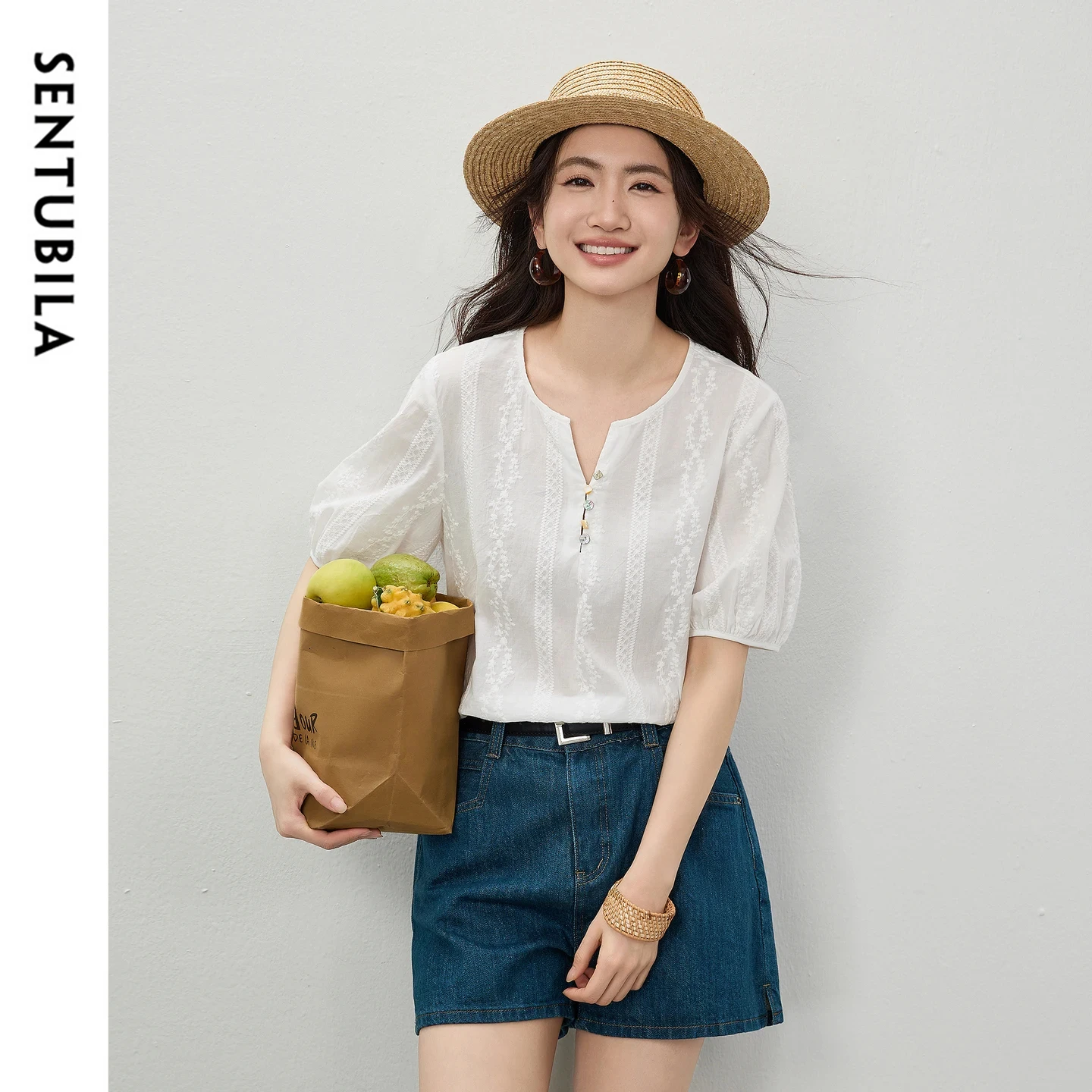 

SENTUBILA 100% Cotton Chiffon Blouse Women Elegant V-Neck Color Contrast Shell Button Embroidery Textured Loose Shirt 162VA6677
