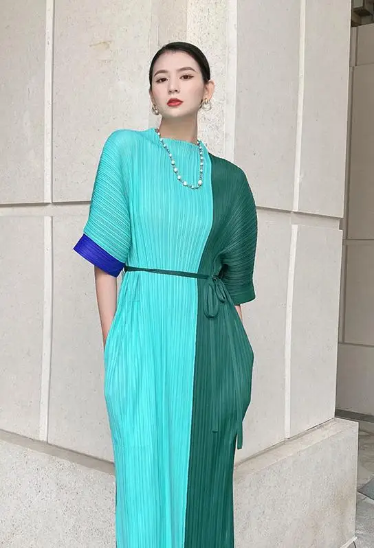 

Pleated Dress A- Line Color Block Slim Lace-up Waist Split Dress