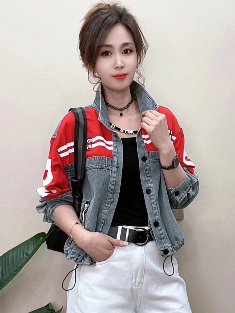 

Модная джинсовая куртка в стиле пэчворк для женщин, осенняя новинка, укороченная, маленького размера, трендовая, с эффектом омоложения