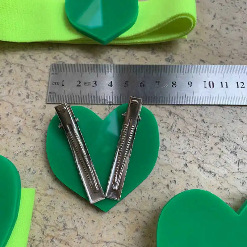 Dio Brando Grüne Herzform Dekoration Set Stirnband Kniegürtel Taillengürtel Schnalle Cosplay Prop Anime Zubehör Acryl – Detail 4