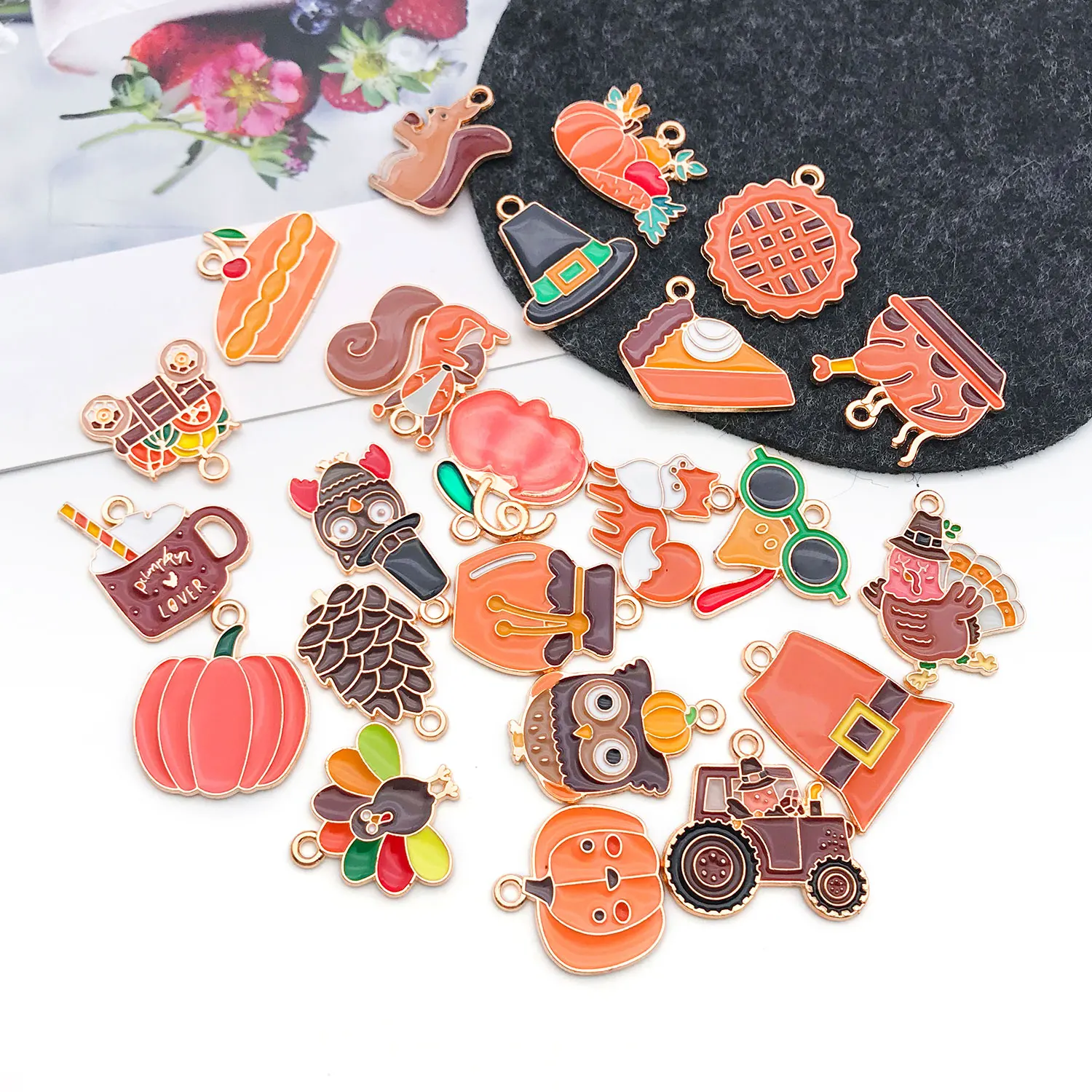 20/23pcs Dripping Oil Thanksgiving Charms Owl Turkey Pumpkin Car Squirrel Series Pendant DIY Necklace Bracelet Keychain Jewelry