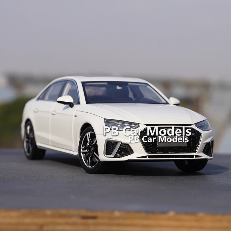 Collection of 1:18 Alloy Simulation Car Models for 2020 New A4L Sedan Made in China