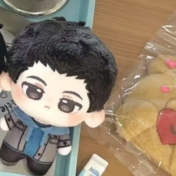 Wypchana 10CM Savage Jiang Cheng Gu Fei Pluszowa Lalka z Nadrukiem - Kreatywny Prezent lub Zawieszka do Plecaka