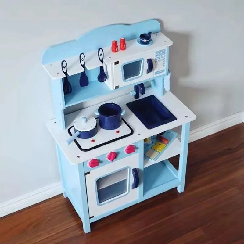 High-end simulated kitchen exercises hands-on ability