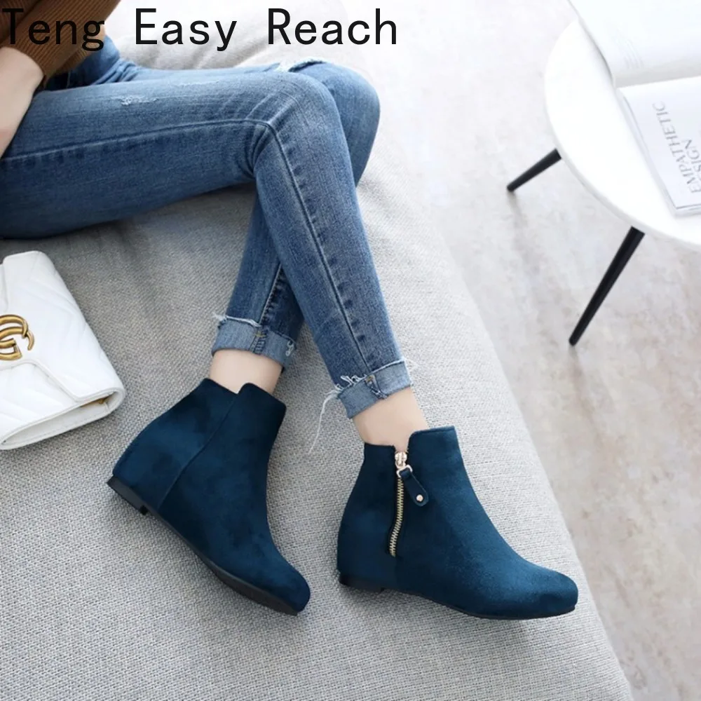 

Fashion Faux Suede Ankle Boots Women Spring Autumn 2026 Classic Metal Velvet Casual Boots Woman Zipper Botas Mujer 33-43