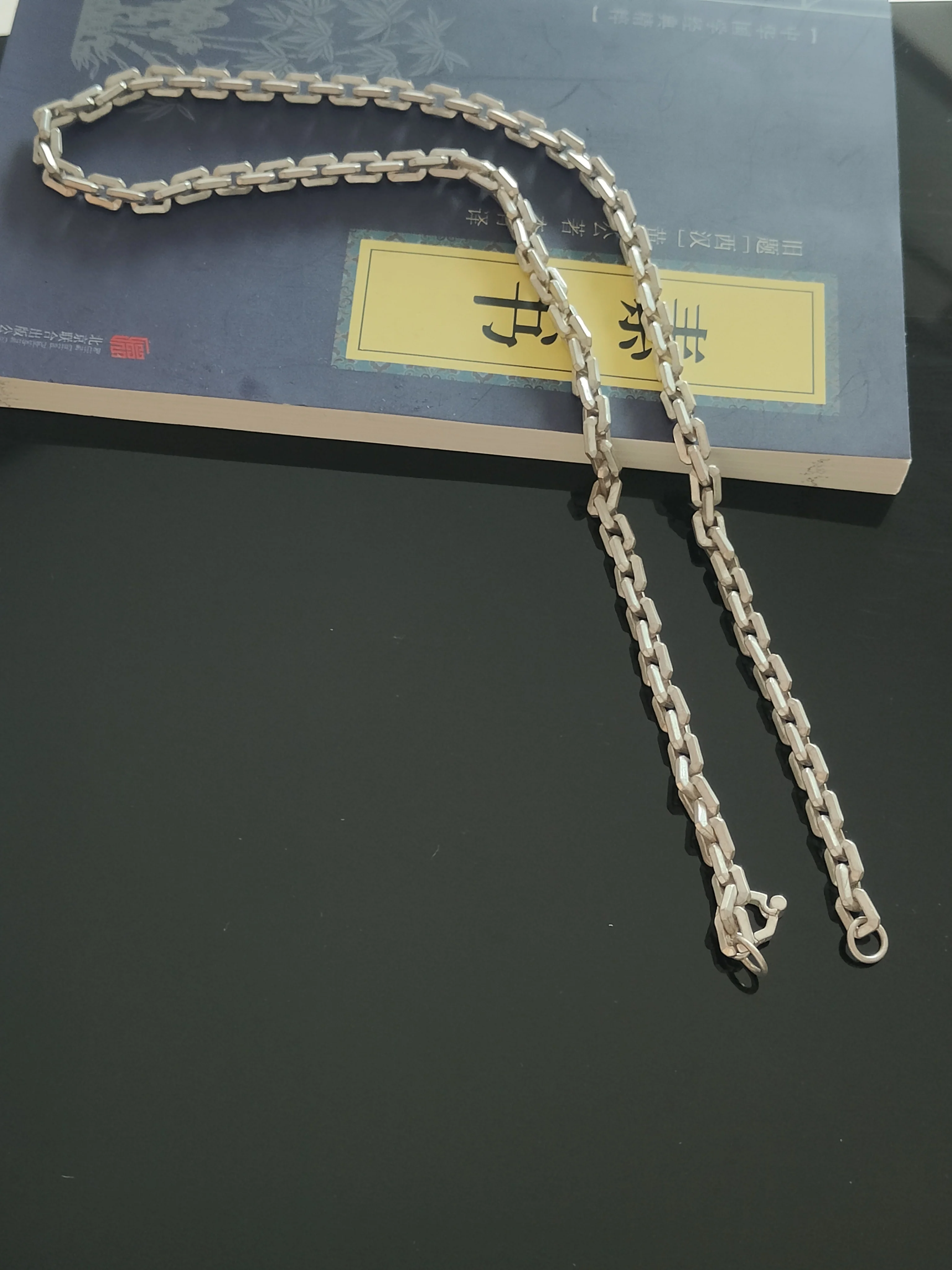 Chinese retro Tibetan silver personality interlocking chain ethnic style Miao silver charm decorative necklace