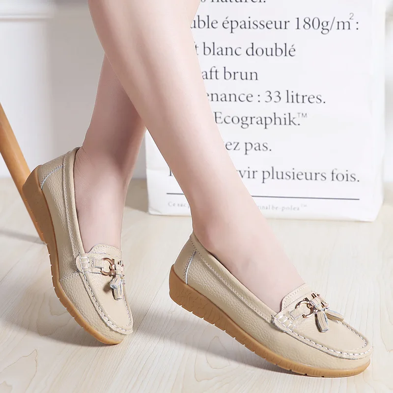 New Spring Autumn Lady Flat Casual Loafers Commuting Leisure Adult Wedge Mom Shoes Women Plus-Size Leather Loafers shoes