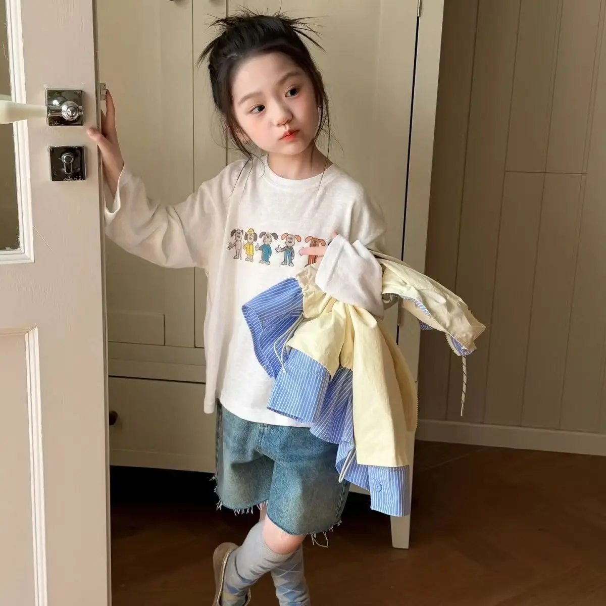 Children's Lazy Cartoon Dog Print Long Sleeve T-Shirt Top with Denim Mid-Rise Pants Set for Spring New Fashion