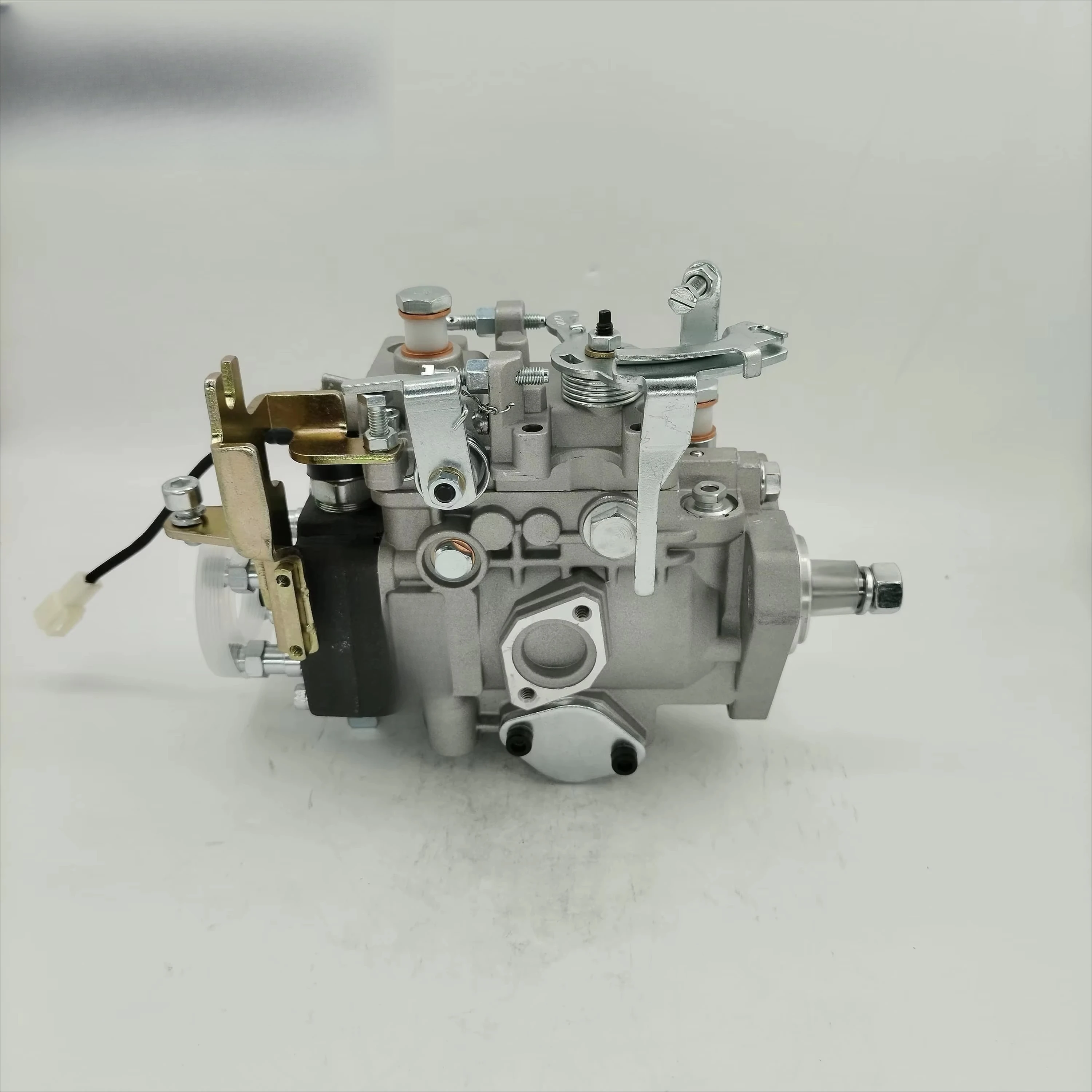 Fuel  Pump 104745-7361 NP-VE4/10F1200RNP1748 R1748 for TD27 Engine Patrol Y60 Y61 D21 D22