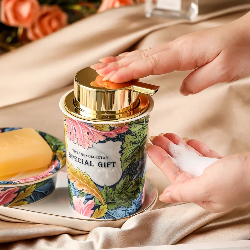 

New shower bottle, shampoo bottle, ceramic mouthwash cup set, bathroom classic couple toothbrush cup, portable soap dish