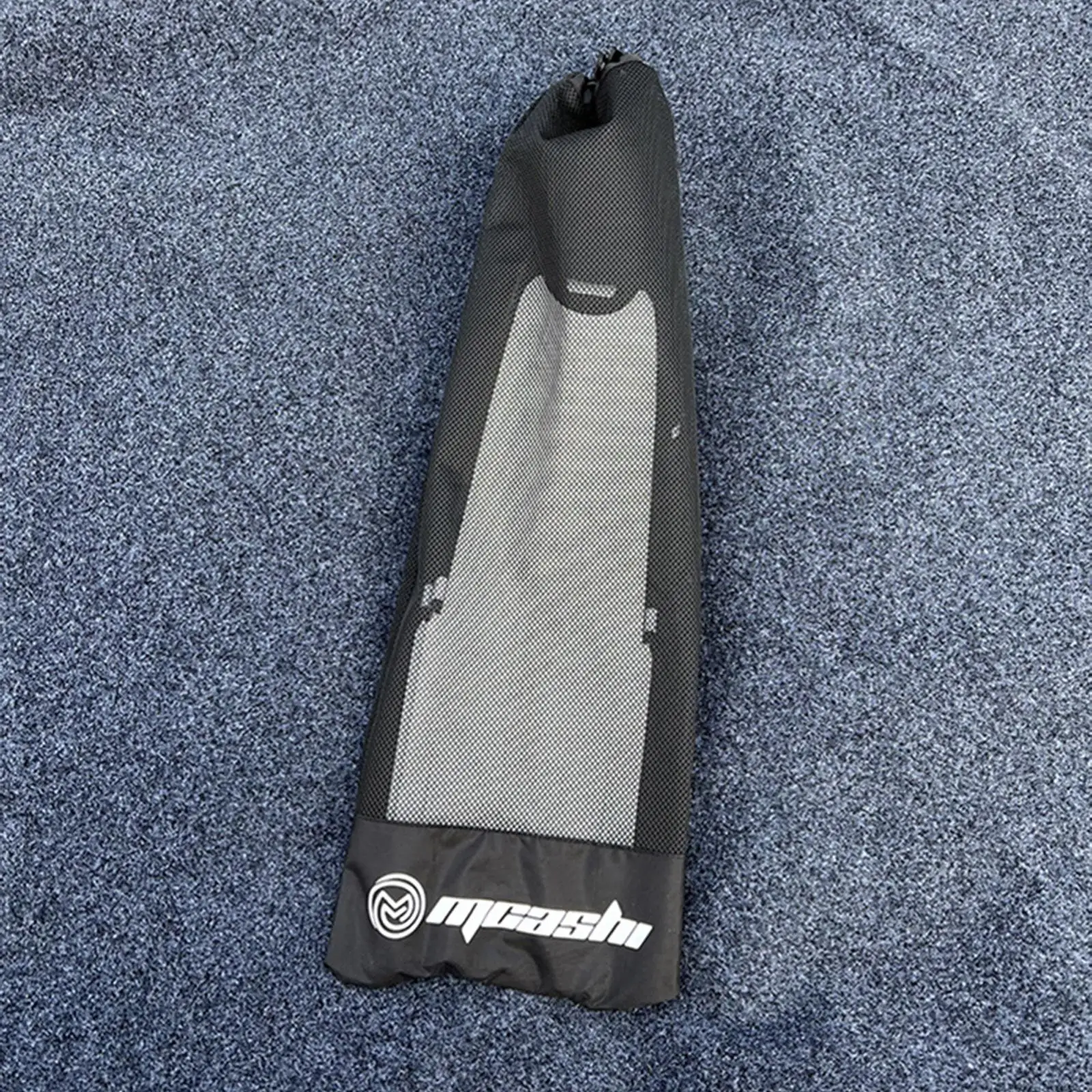 

Mesh Snorkeling Fins Bag with Drawstring Closure Large Capacity Waterproof Shoulder Bag for Divers and Swimmers