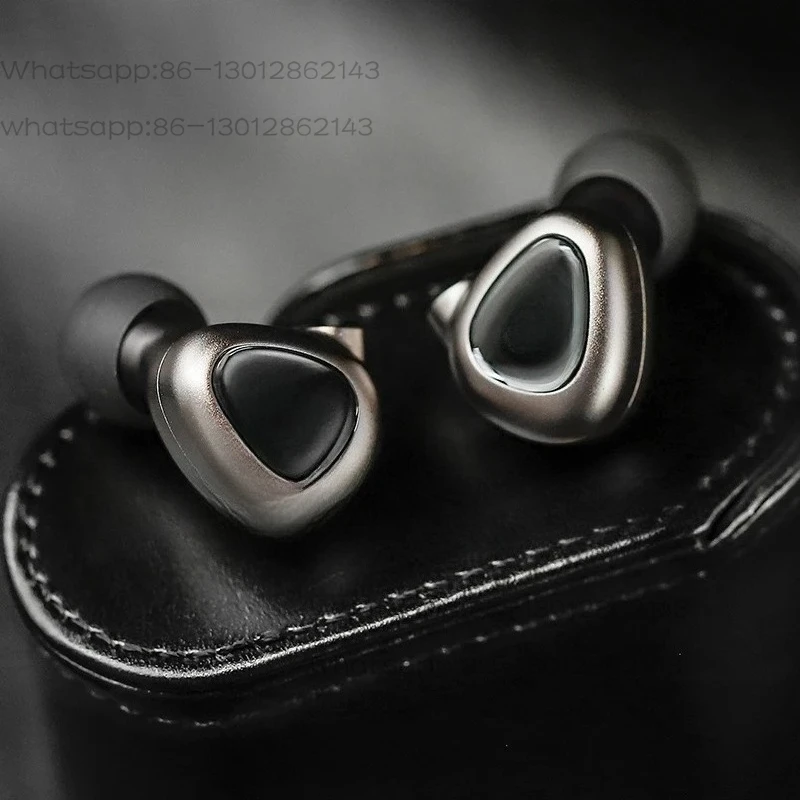 ME80 in-ear earphone moving coil iron HIFI popular vocal sound insulation can be changed cable
