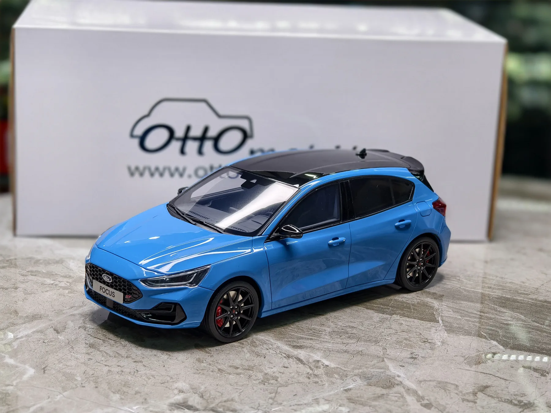 OTTO 1:18 التركيز ST EDITION AZURE 2024 محاكاة طبعة محدودة الراتنج معدن ثابت سيارة لعبة مجسمة هدية #1