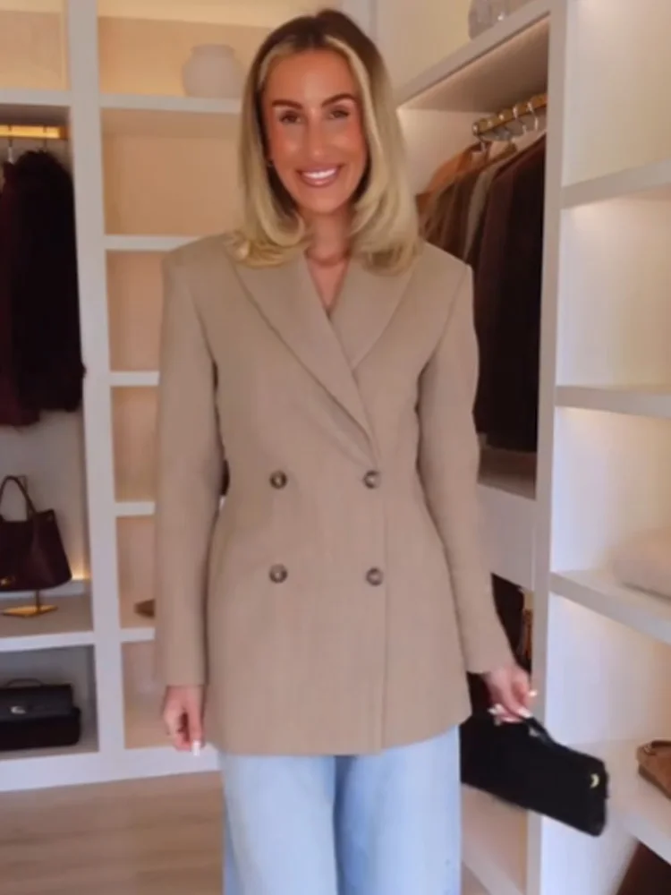 

Женский весенний повседневный комплект из 2 предметов: пиджак с отложным воротником и двойной застежкой на пуговицах, длинными рукавами + свободные брюки с высокой талией на молнии и в рубчик