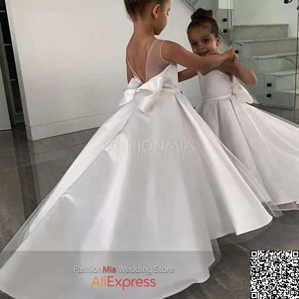 FashionMia Simple White Satin Kid Flower Girl Dress Puffy Ball Gown with Bow for Wedding Birthday Party V Neck Sweep Train