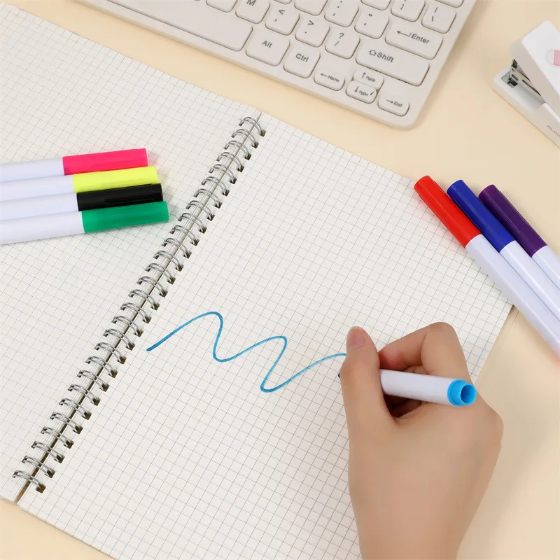 Montessori Magical ลอยน้ํานักเรียนภาพวาดแปรงไวท์บอร์ดเครื่องหมายปากกาแขวนเด็กการศึกษาภาพวาดปากกาของเล่น