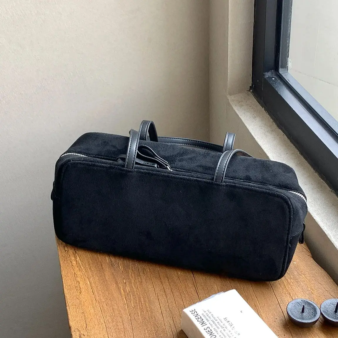 

2025 New Fashion Simple Horizontal Square Design Women's One Shoulder Underarm Bag Commuter Style Leather Women's Purse Suede