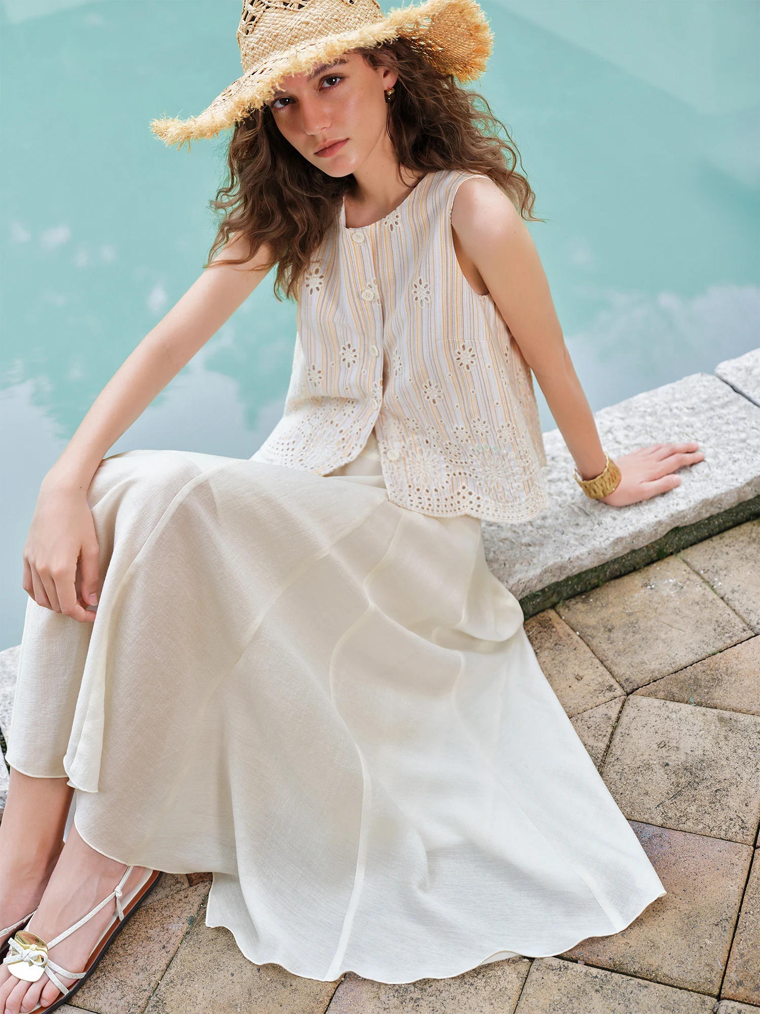 ZIQIAO Women 2026 Summer New Arrival French Hollow Embroidered Vertical Striped Sleeveless Shirt Round Neck Cropped Top T-Shirts