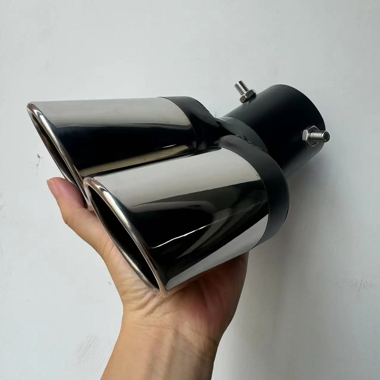 العالمي سيارة السيارات العادم الخمار تلميح ماسورة من الفولاذ المقاوم للصدأ تقليم الكروم تعديل سيارة الخلفي الذيل الحلق بطانة الملحقات