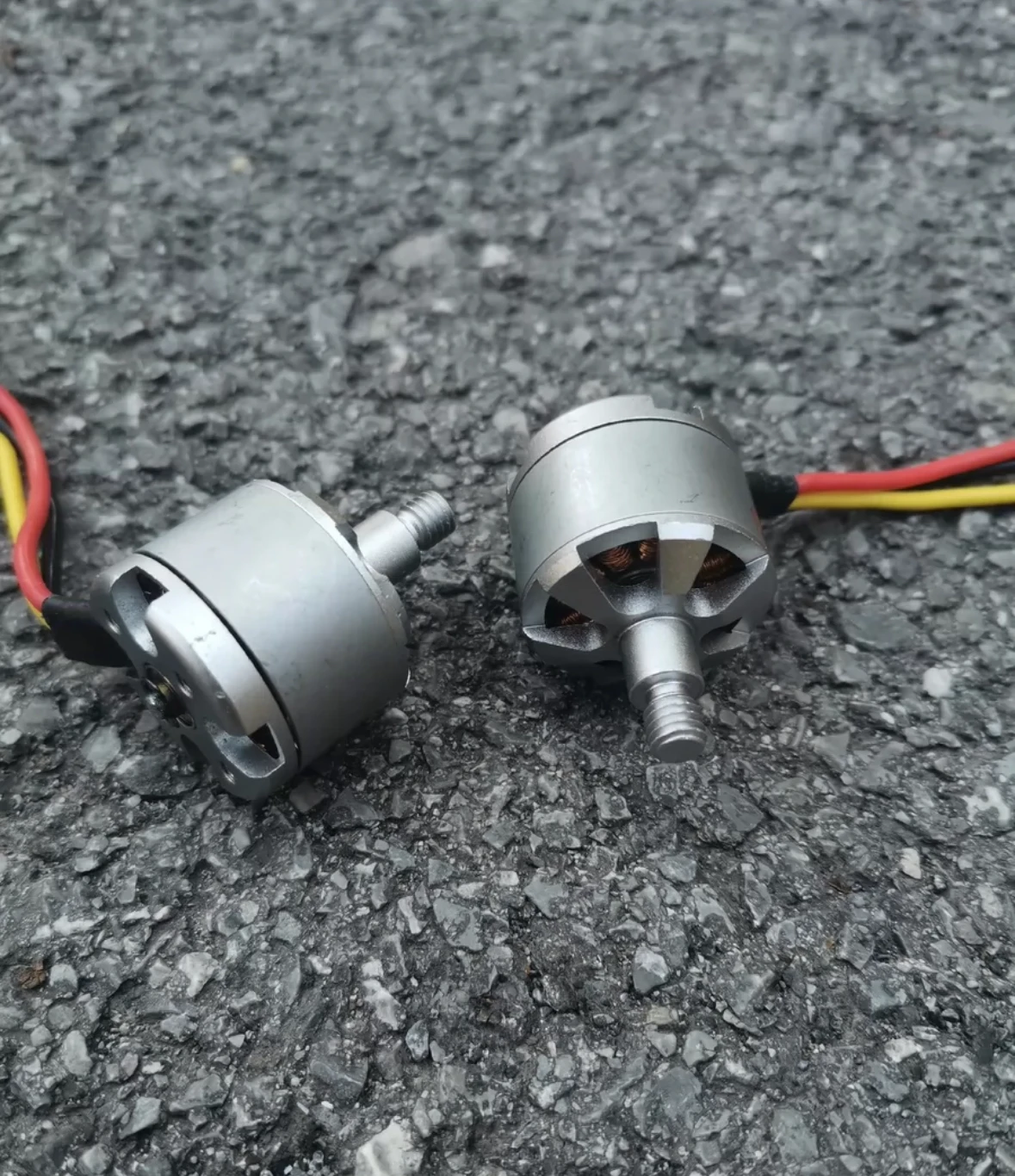 มอเตอร์ 4 ชิ้น XA 2212 XA2212 A2212 2213 KV820 KV960 920KV สำหรับโดรน DJI Phantom TAROT F330 F450 F550 มัลติคอปเตอร์ ควอดคอปเตอร์ โครงสร้าง FPV แข่ง
