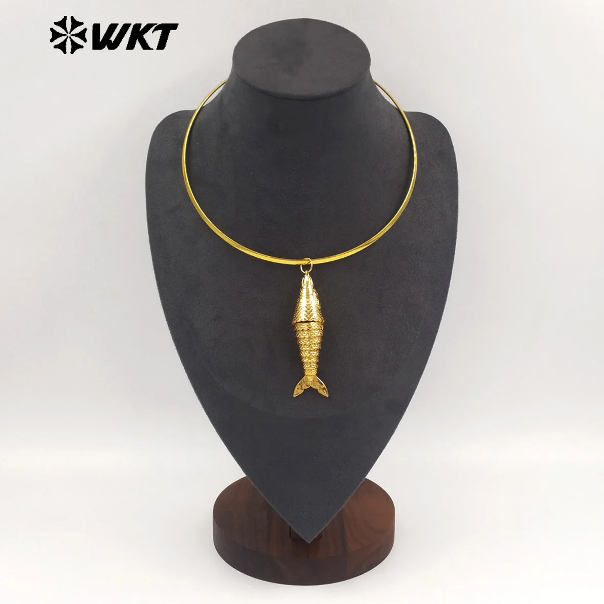 WT-N1540 Popular Vintage Style Gold Plated Choker With Yellow Brass Metal Fish Pendant Necklace For Friends Birthday Gift